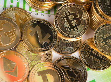 深入解析智能合约：运作原理、核心优势与风险考量